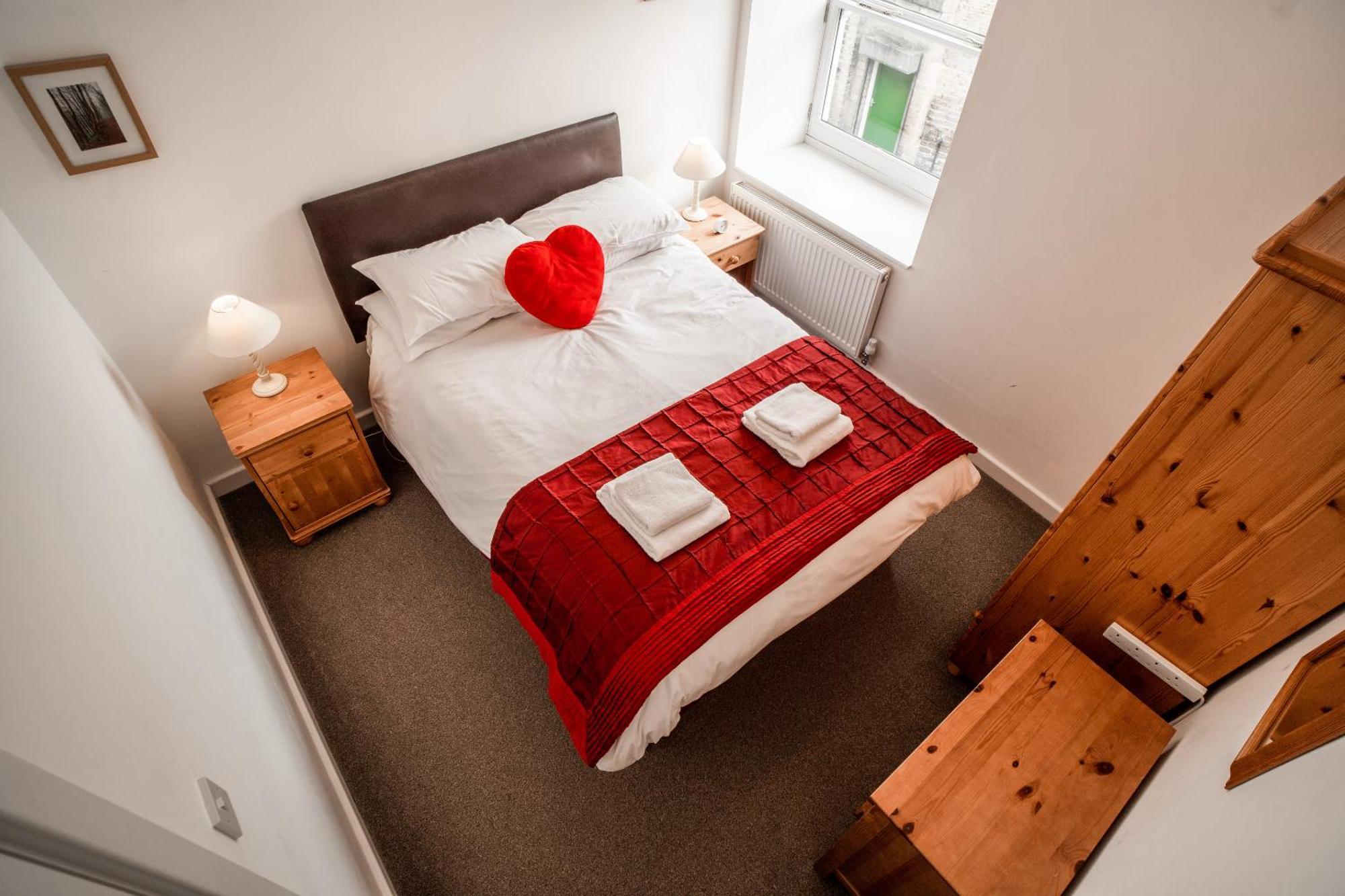 The Torrs Apartments New Mills מראה חיצוני תמונה